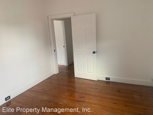 Building Photo - 3 br, 1 bath House - 21 S. Lee Street