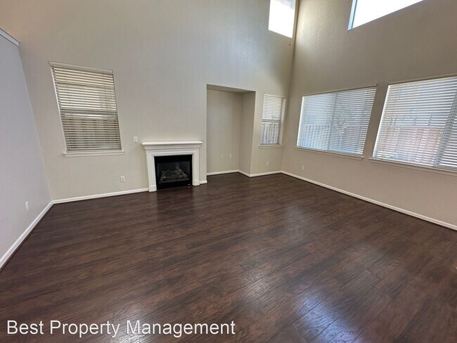Building Photo - 3 br, 2.5 bath House - 16757 Victorian Trail