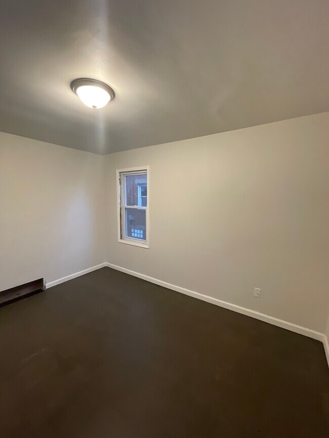 Foto del edificio - 3662 W 117th St