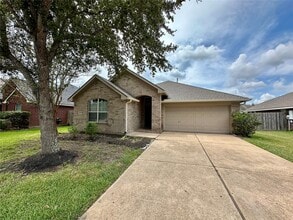 Building Photo - 2608 Courtyard Ln
