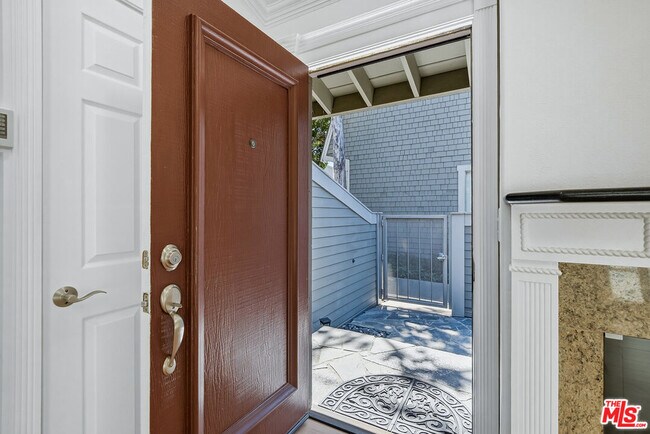 Foto del edificio - 13326 Maxella Ave