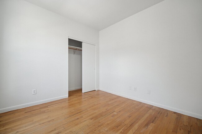 Foto del edificio - 236-238 Newark Ave