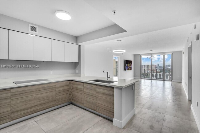 Foto del edificio - 300 Sunny Isles Blvd