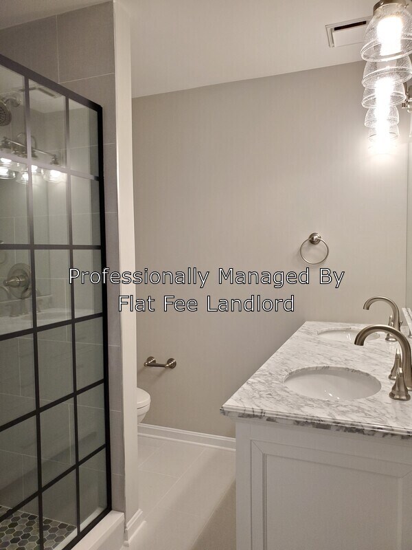 Foto principal - 9601 Lake Point Ct