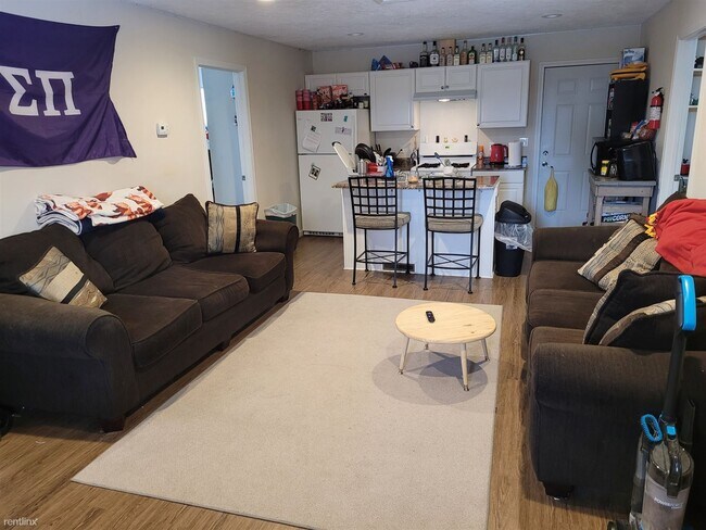 Foto del edificio - 1 br, 1 bath 4plex - 316 Locust St B