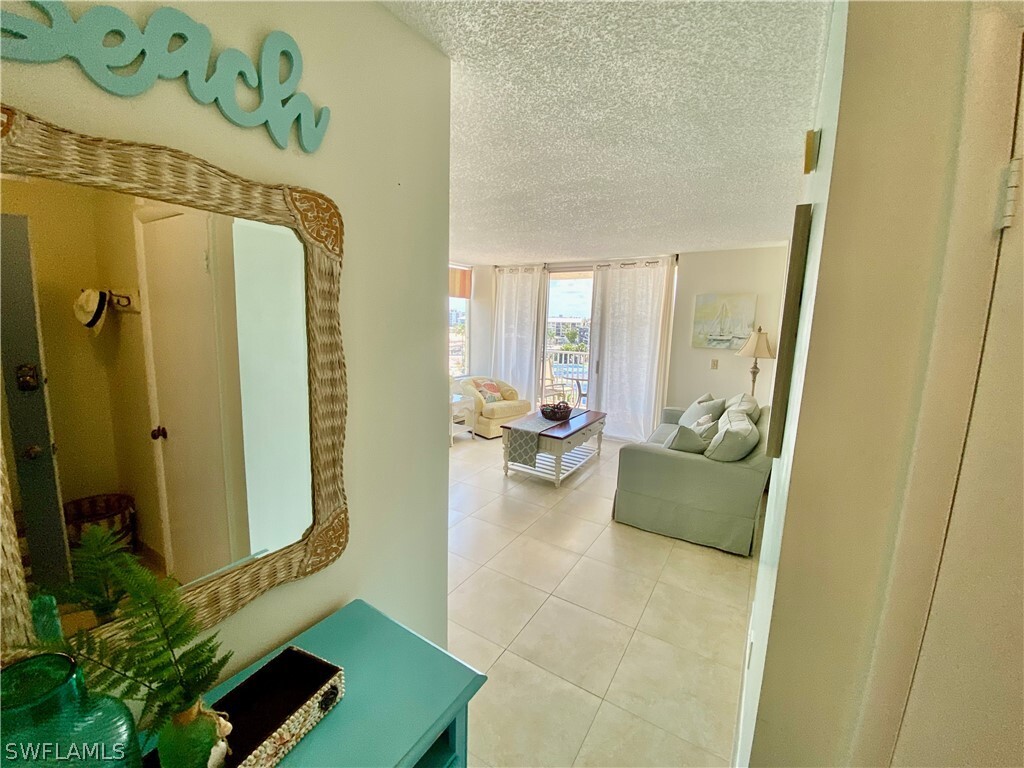 Foto principal - 7300 Estero Blvd