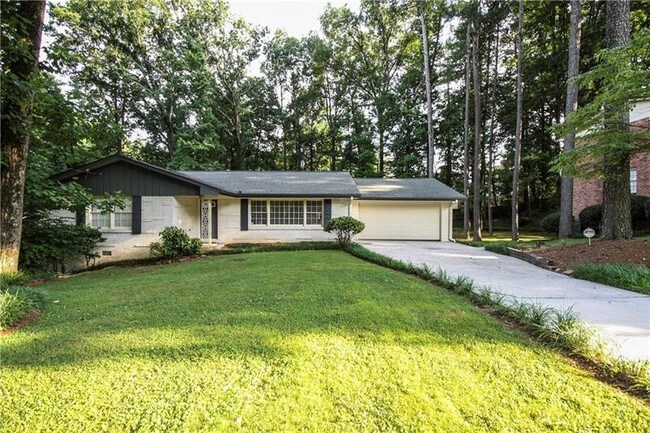 Foto del edificio - 1727 Clairmont Way NE