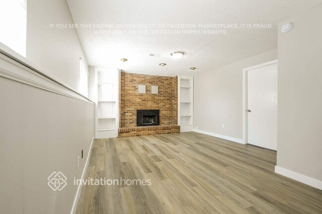 Building Photo - 2716 W 100th Dr