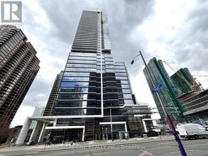 Building Photo - 5 Sheppard Ave E