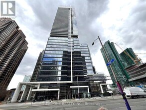 Building Photo - 5 Sheppard Ave E