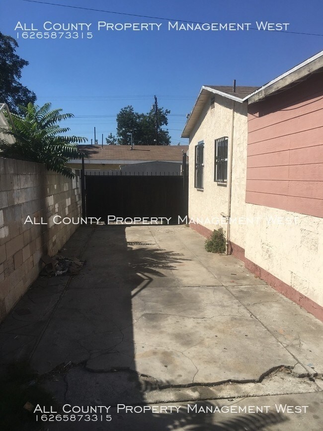 Building Photo - 8323 Grape St