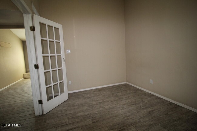 Building Photo - 351 Duanesburg St