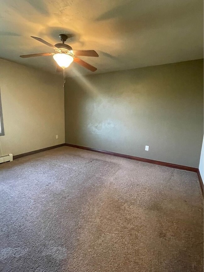 Building Photo - 3117 W Glenpark Dr