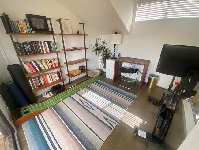 Building Photo - 2630 11th St