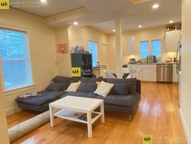 Building Photo - 3 Griggs Pl