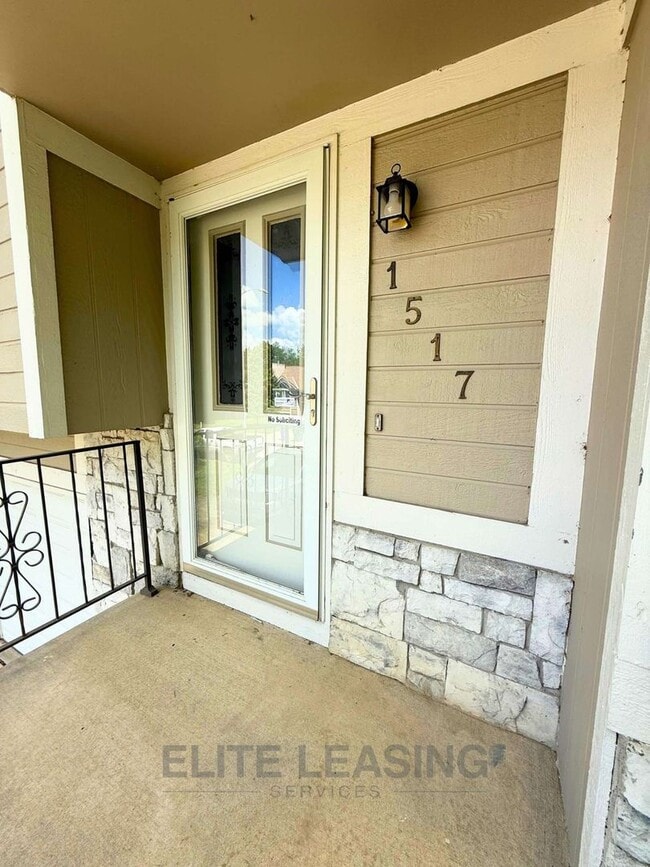 Building Photo - 1517 W Forest Dr