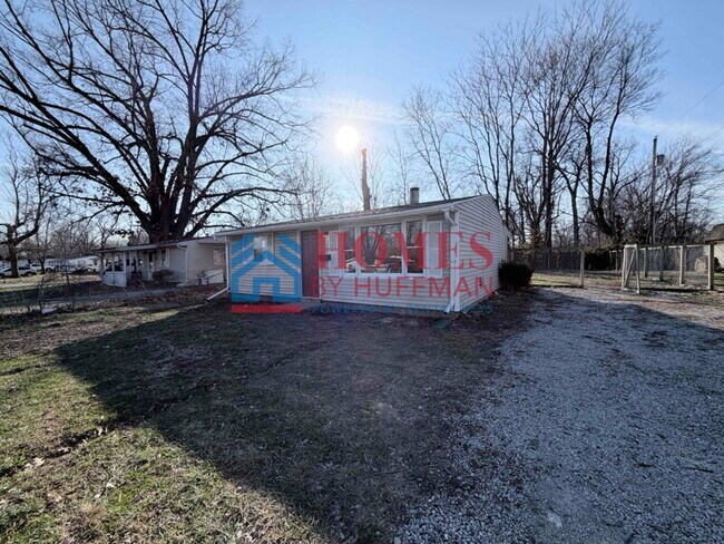 Building Photo - Two Bedroom House | Move in Ready