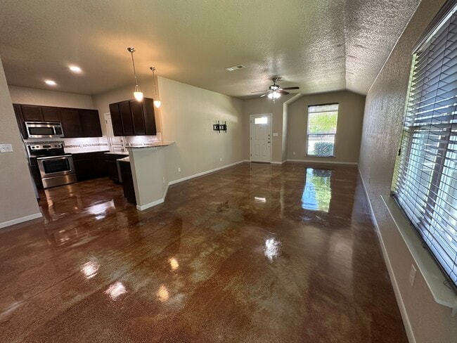Building Photo - 2108 Pinckney Ct