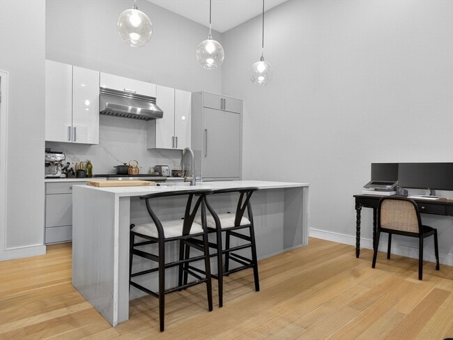 Building Photo - 355 Congress St