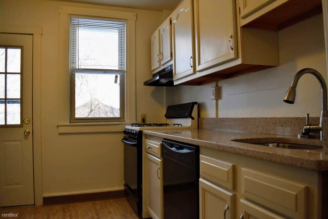 Building Photo - 6623 Ridgeville St