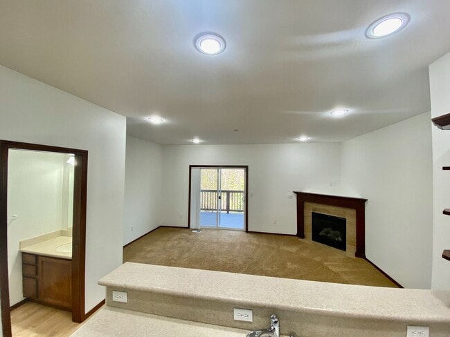 Building Photo - Bothell Townhome.......