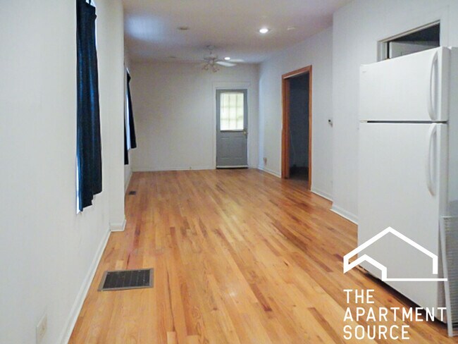 Building Photo - 2315 N Southport Ave