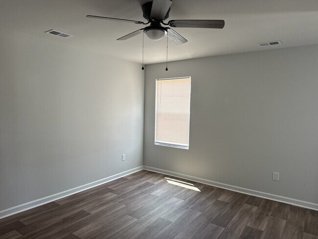 Foto del edificio - 6422 Swainson St SW