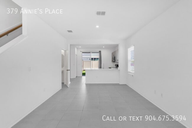 Building Photo - Inviting 2-Bedroom, 2.5-Bathroom Townhome ...