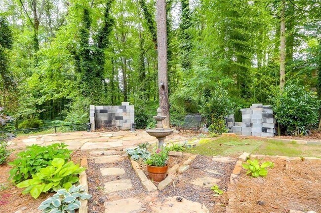 Foto del edificio - 392 Greenfield Ct