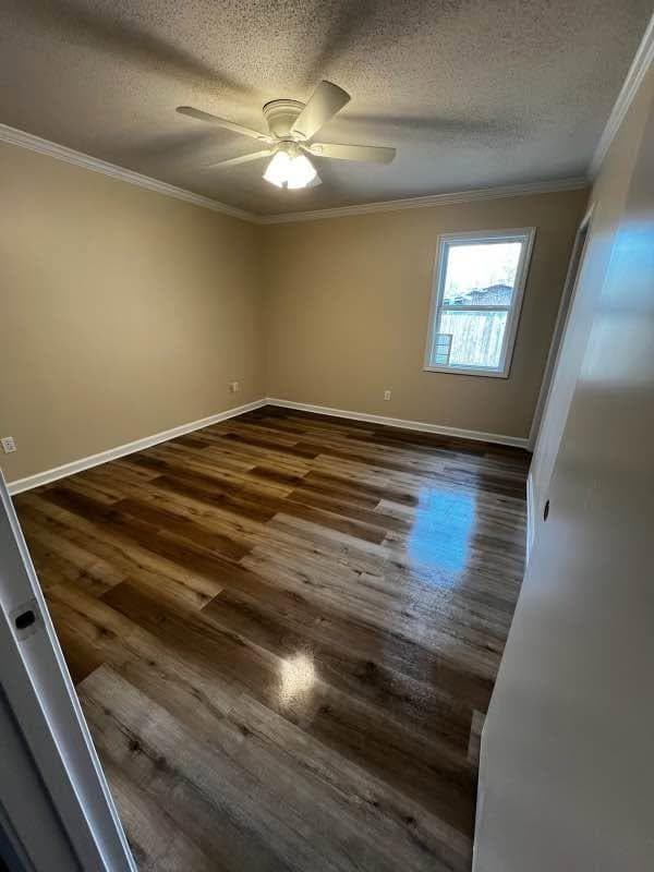 Foto del edificio - 6310 Green Acres Ln
