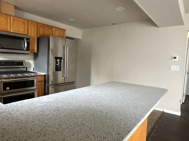 Building Photo - Beautiful Home in Everett