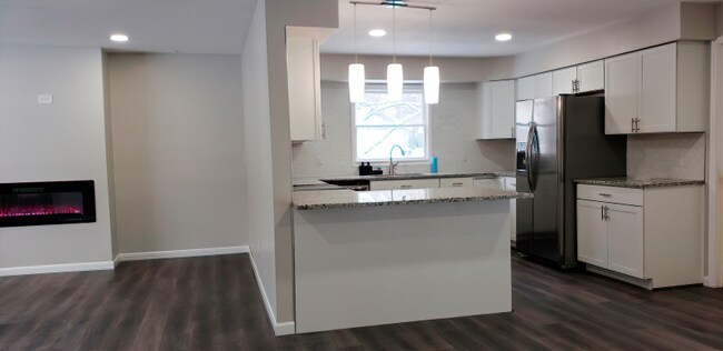 Foto del edificio - 351 W Center St