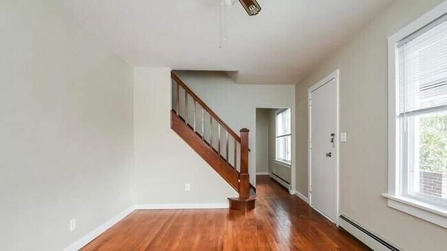 Foto del edificio - 161 Iroquois Ave