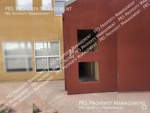 Building Photo - 154 W 5th St