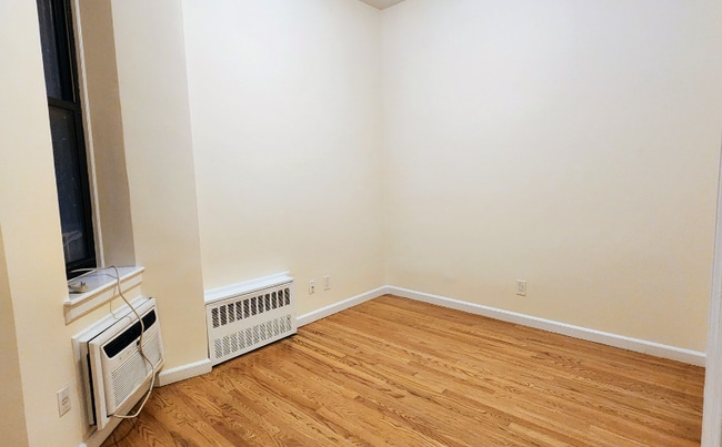 Building Photo - 3-6 E 91st St