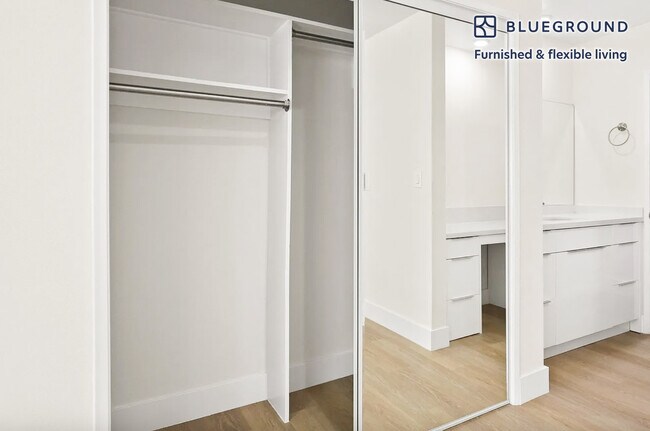 Building Photo - 1821 S Bentley Ave