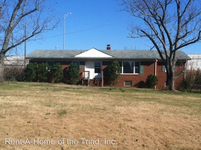 Primary Photo - 208 Brushwood Rd
