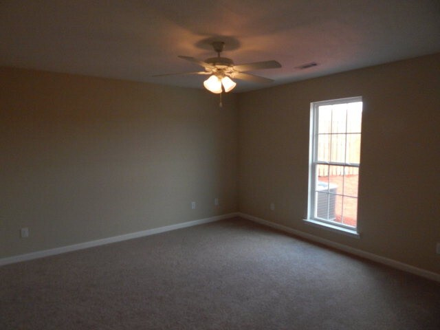 Building Photo - 203 Bobwhite Dr