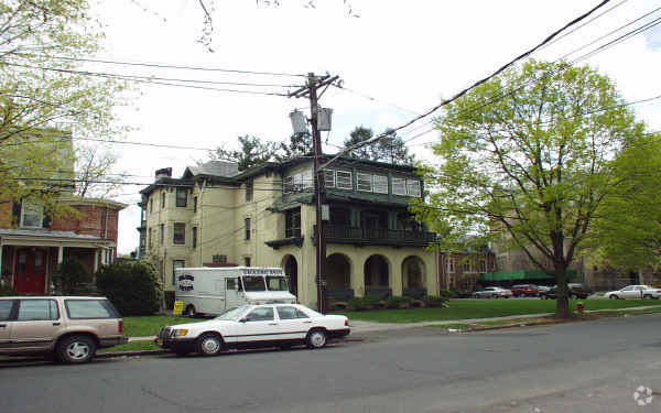 Foto principal - 722-724 Watchung Ave