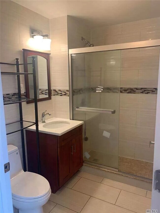 Foto del edificio - 6486 Wetherole St