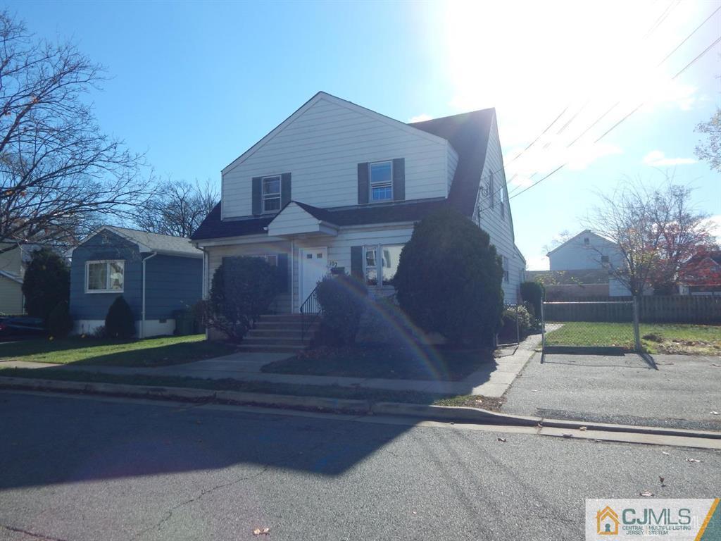 Primary Photo - 102 Wisteria St