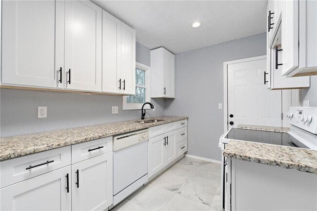 custom cabinets - 4038 Wabash Ave