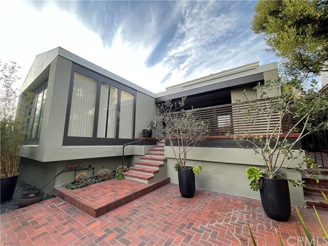 Primary Photo - 3011 Haddington Dr