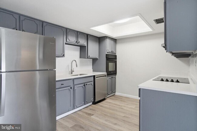 Foto del edificio - 7 Riverview Pl