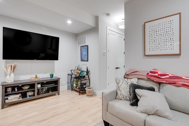 Foto del edificio - 287 Webster Ave