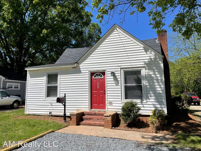 Building Photo - 3 br, 1 bath House - 646 Bradford Drive