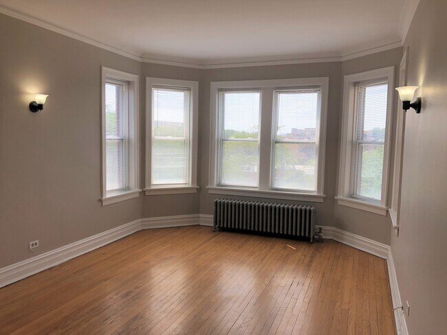 Building Photo - 436 S Maple Ave
