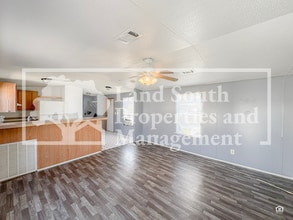 Building Photo - 425 Longfellow Blvd