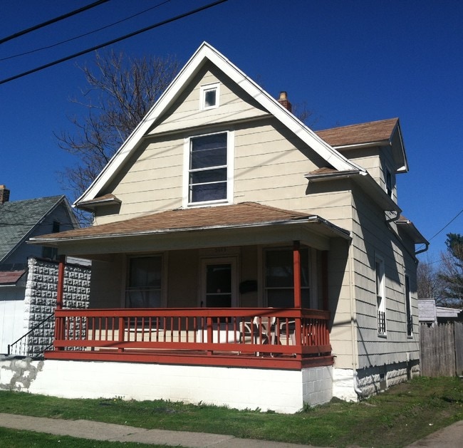 Building Photo - 804 Eleanor Ave