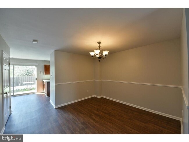 Building Photo - 126 Hawthorne Ct